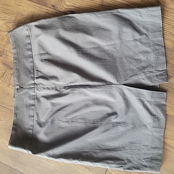 Banana Republic Gray Herringbone Pencil Skirt, Size 14 - Picture 7 of 7